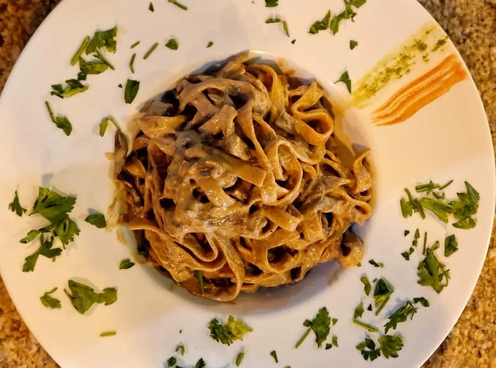 Tagliatelle fresques als bolets — pasta italiana a la Ràpita
